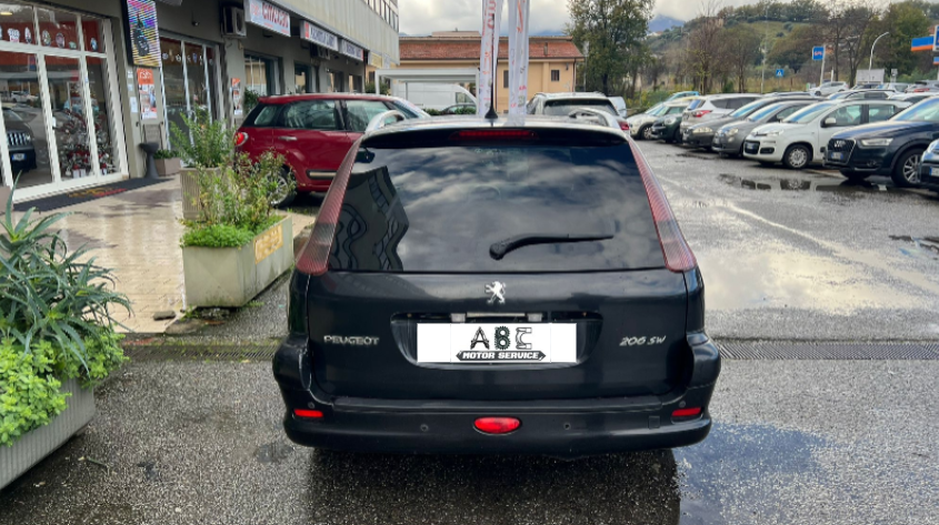 Peugeot 206 1.4 hdi sw xs line (50kw)