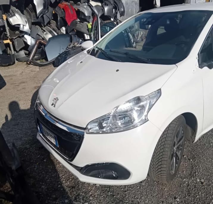 Peugeot 208 mo Blue hdi 75 5p allure (55kw)